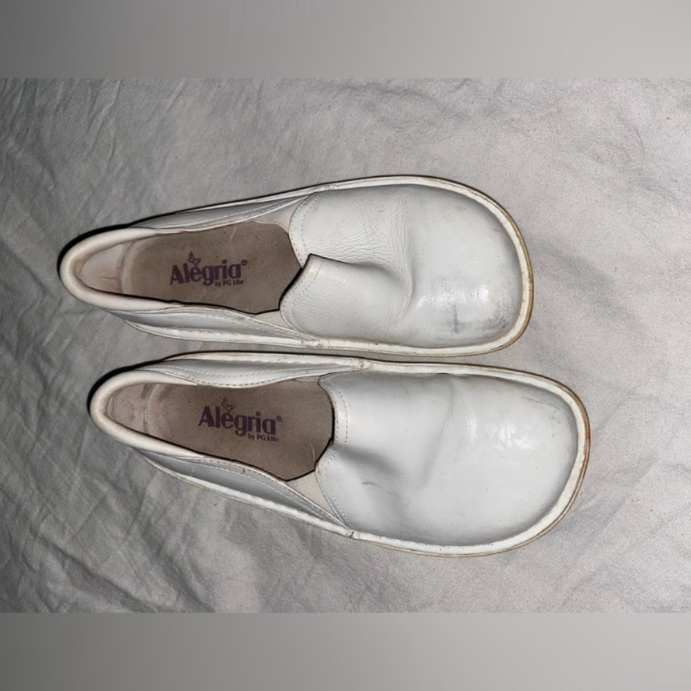 Alegria White Slip-On Sneakers size 8.5